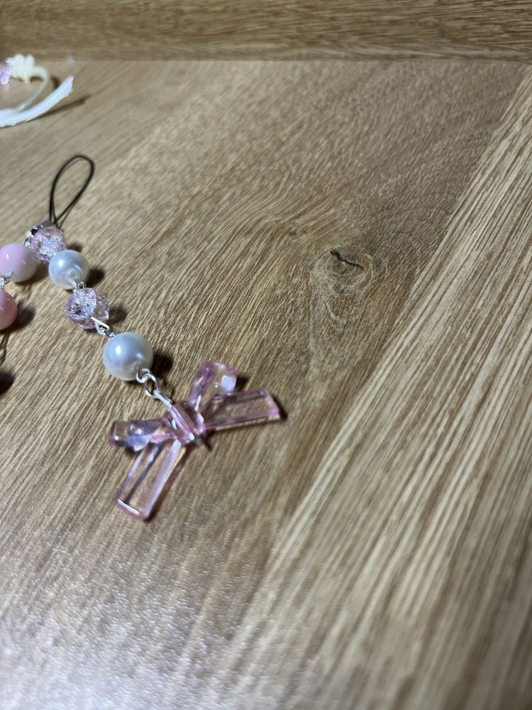 Uroczy rozowy breloczek z hello kitty