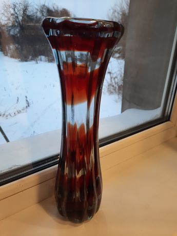 Советская ваза из толстого цветного стекла