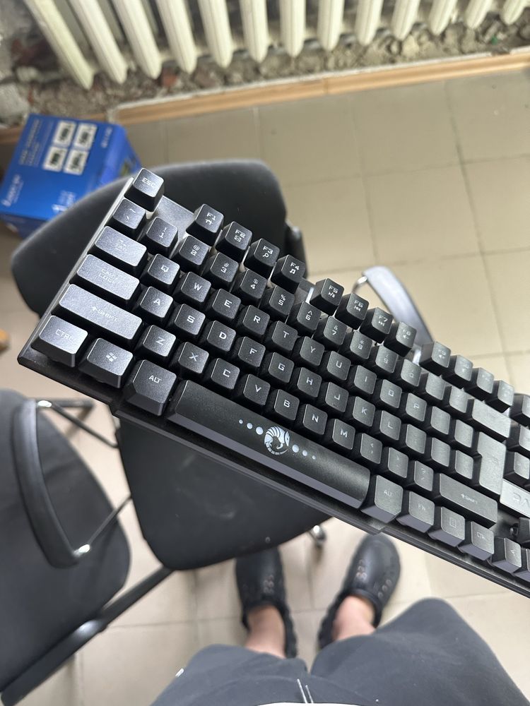 Клавиатура с подсветкой механика rgb