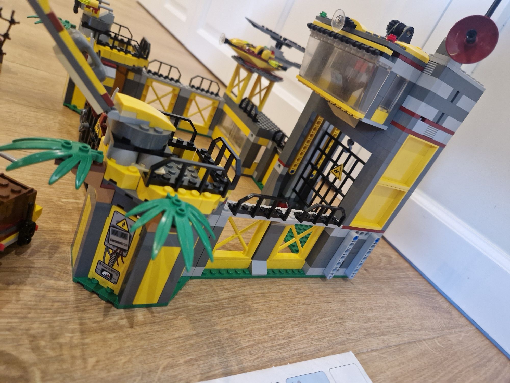 Lego dino 5887 kwatera obrony