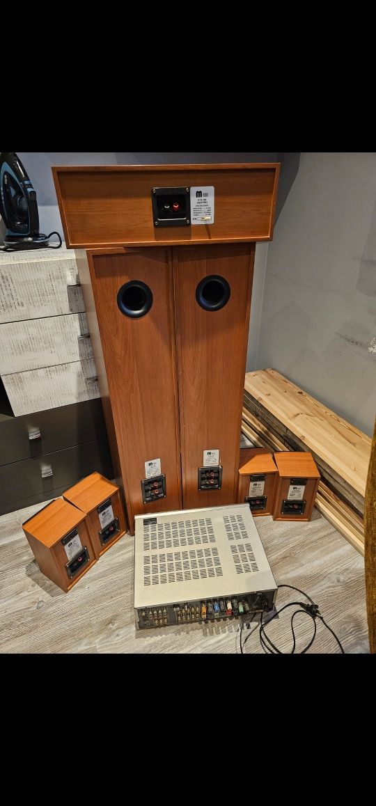 Kino domowe Amplituner Onkyo TX-SR504E plus zestaw głośników.
