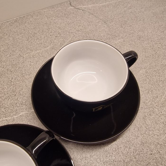 Dwie filiżanki ceramiczne do kawy - czarne, nowe