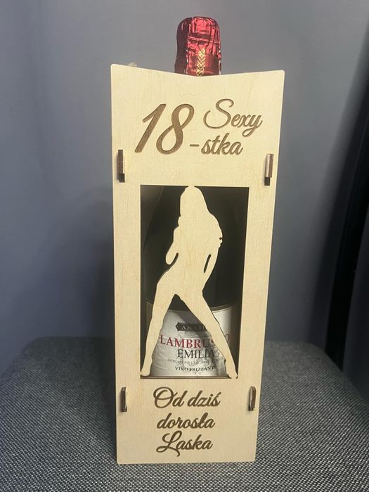 Skrzynka prezentowa na 18 urodziny dla dziewczyny  prezent