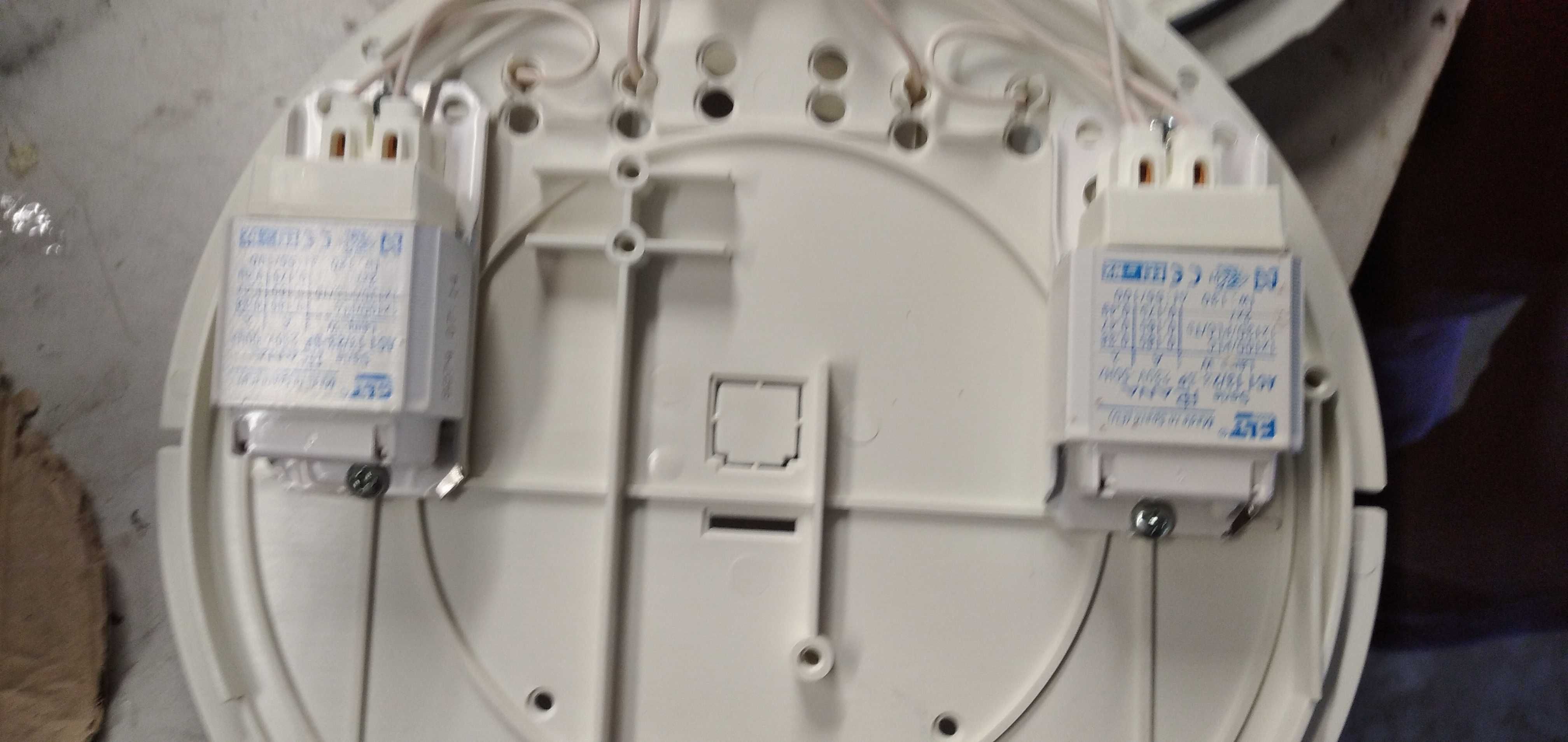 lampa plafon oświetlenie piwnicy garażu