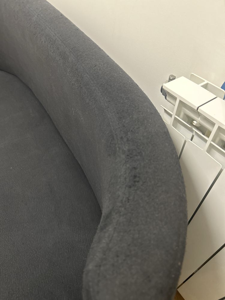 Sofá preto tecido