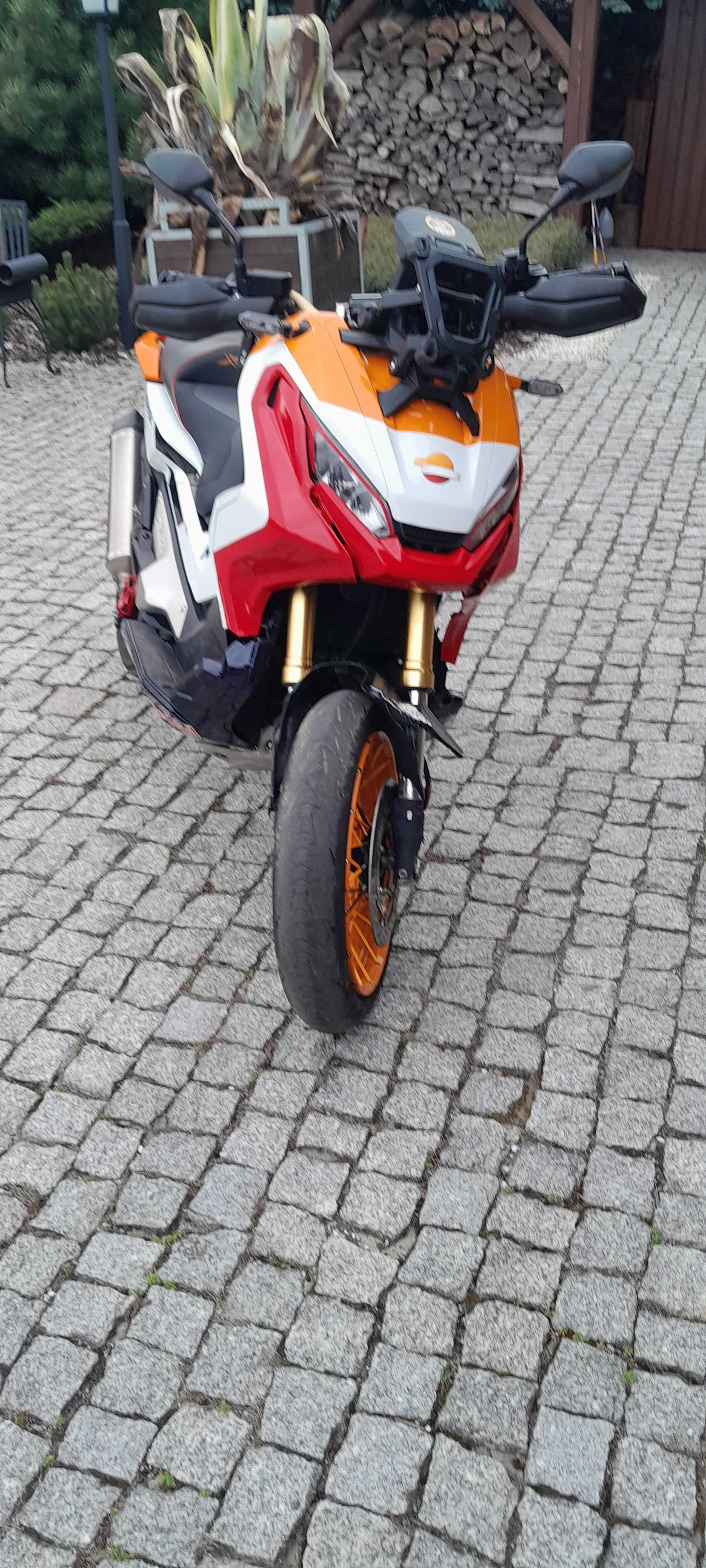 Honda XADV-750 Repsol arrow 2018  Limited Edytion