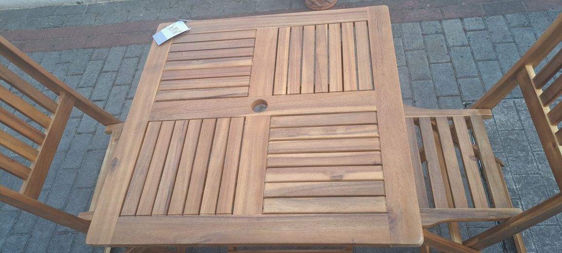 Conjunto mesa + 2 cadeiras