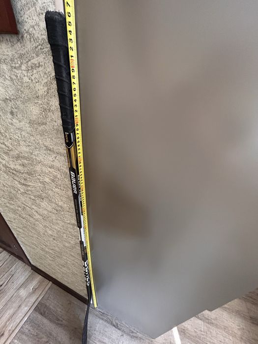 Продам хокейну ключку Bauer Supreme