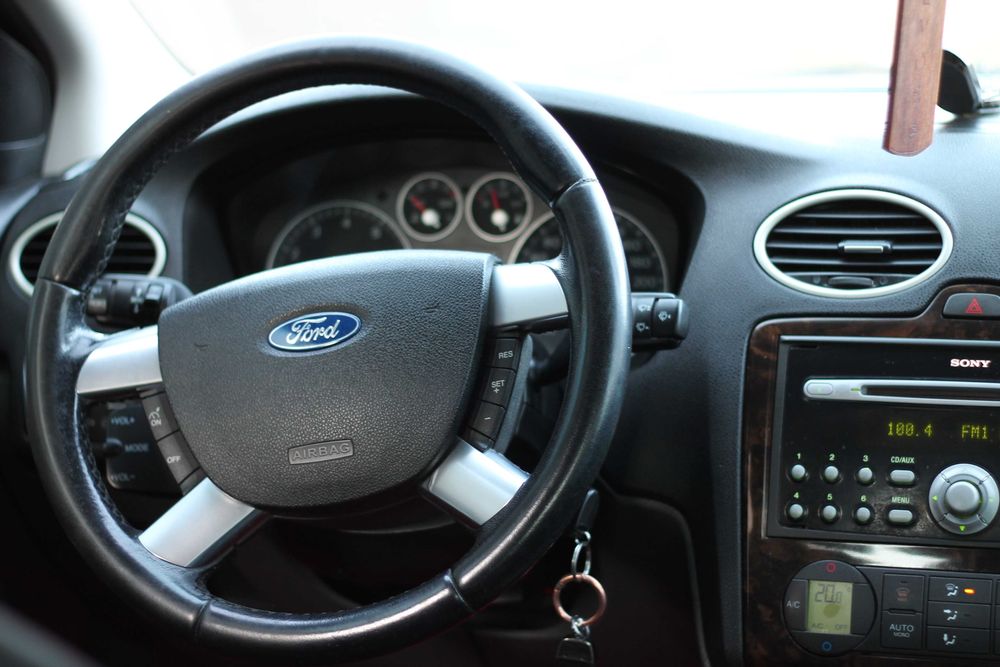 Ford Focus (повна комплектація)