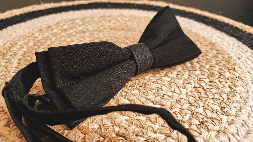 Метелик,  бабочка  чорний з можливістю відрегулювати діаметр.