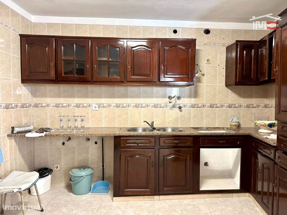 Moradia T1 Dupléx Totalmente Renovada c/ Terraço Superior, Anexo e ...