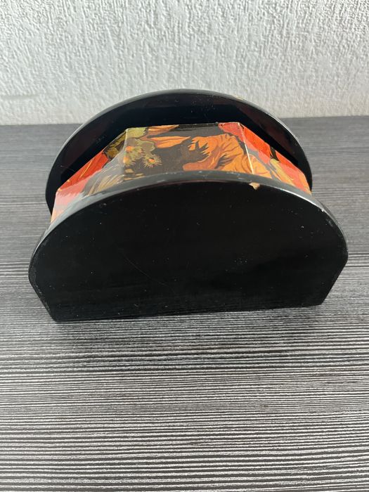 Szkatułka   Pudełko z laki z lusterkiem motyw kwiatowy