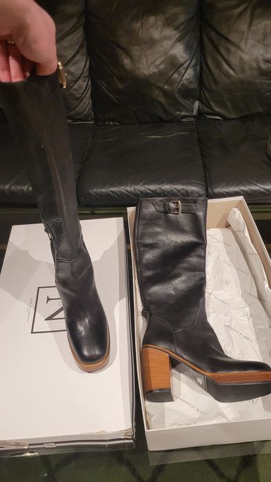 Продам Кожаные сапоги!