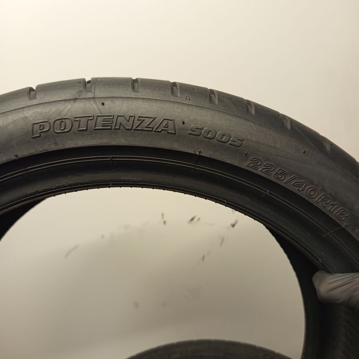 225/40R18 Bridgestone Potenza S005