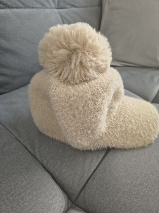 Czapka beżowa (zimowa)