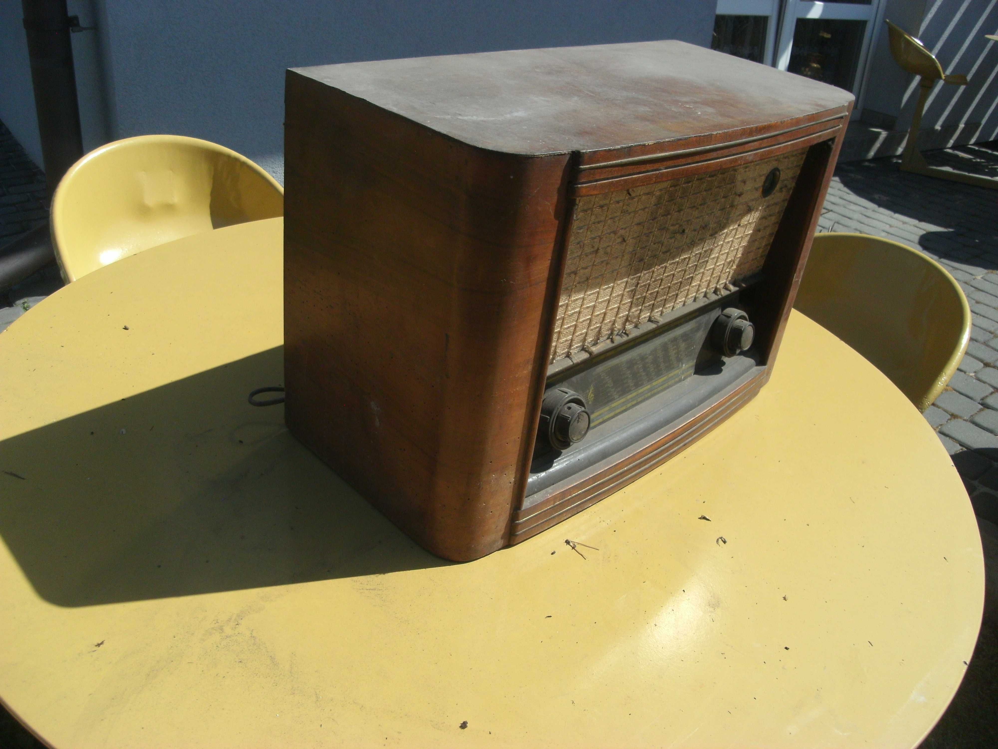 radio stolica  uszkodzone