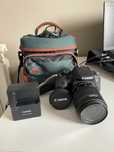 Canon 700D + Lente EF-S 18-55mm f3.5-5.6 IS STM + Grip + Mala