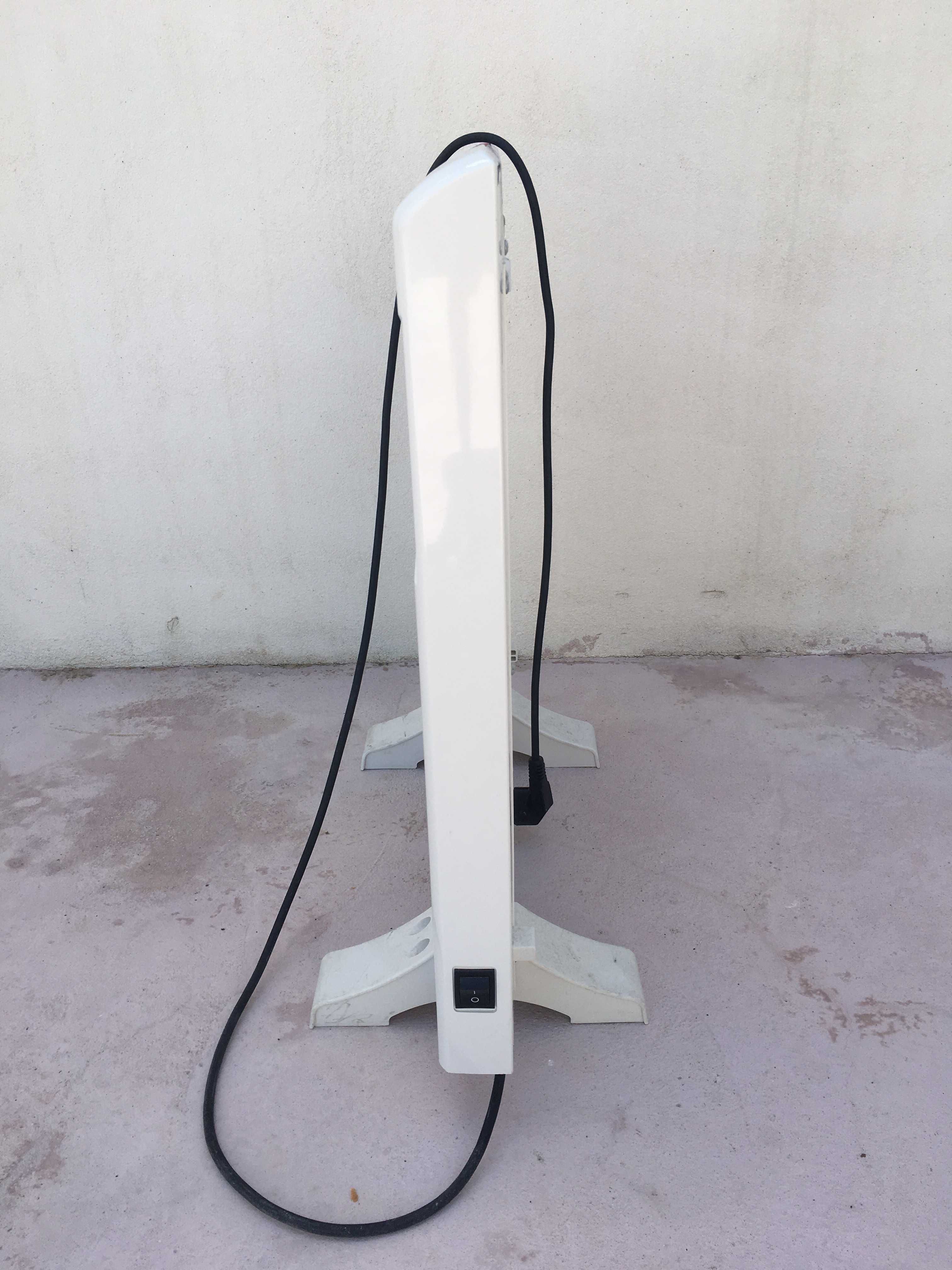 Emissor térmico / aquecedor com pés, branco, JOCEL 900w