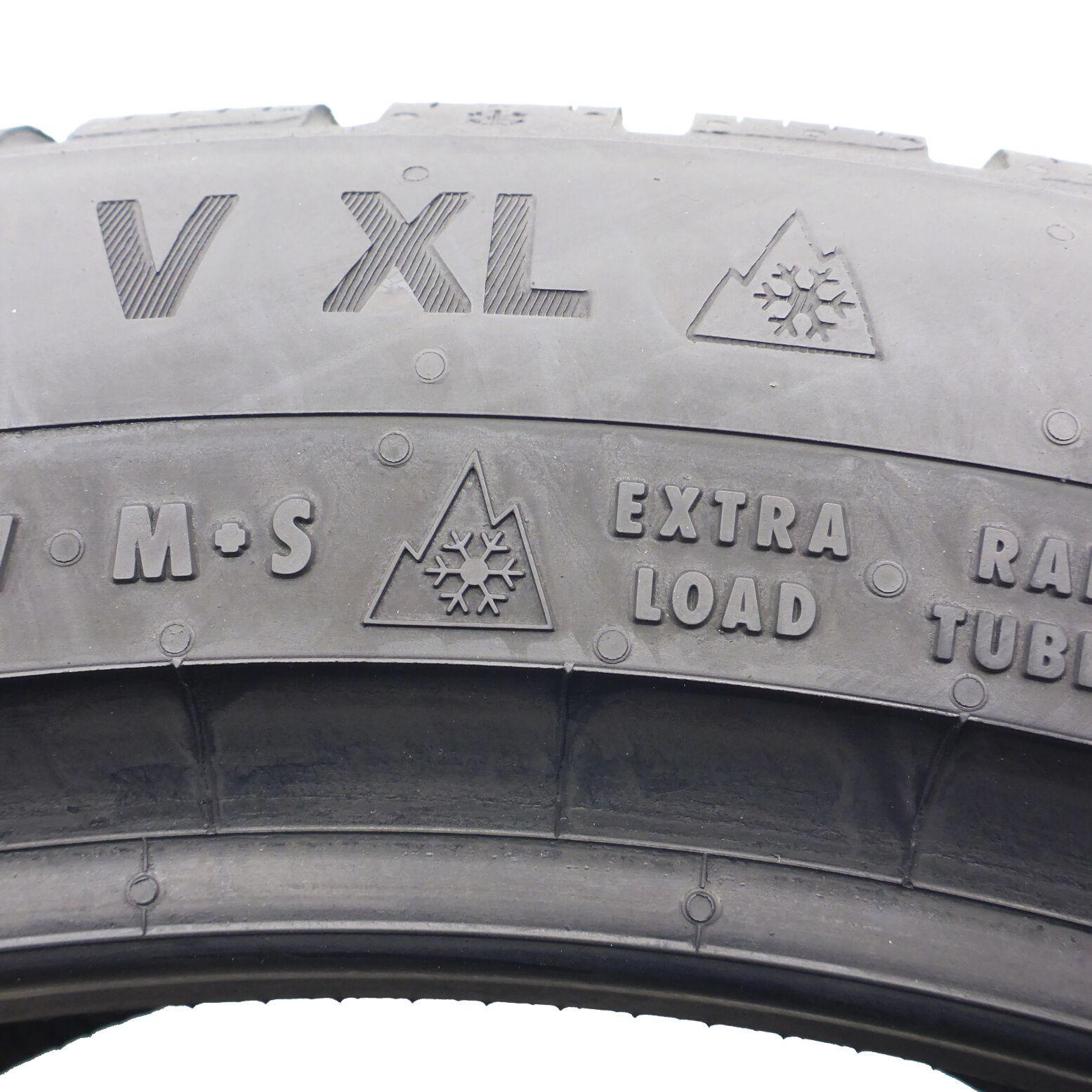 Opony 245/45/19 Continental 245/45R19 102V XL Zimowe 2023 7,5-8mm