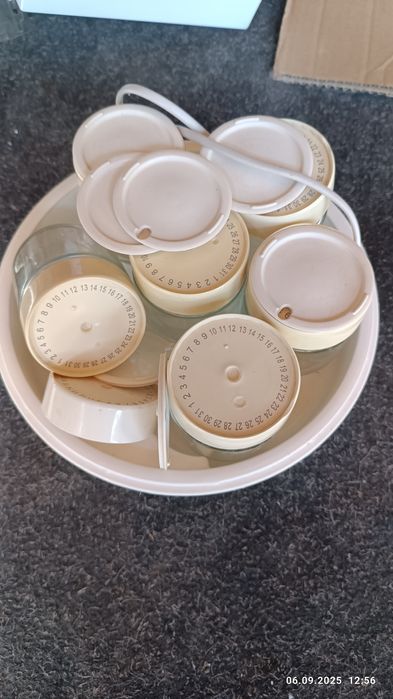 Йогуртниця Moulinex.