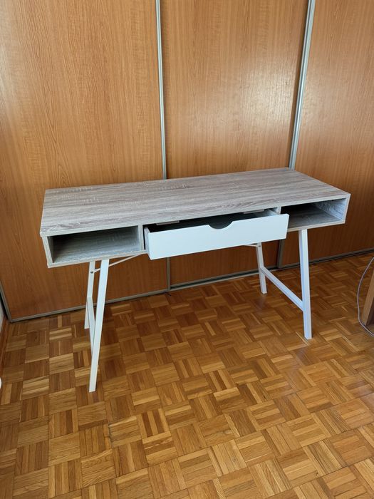 Biurko z szufladą stylowe