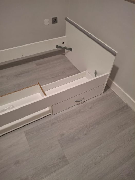 Cama solteiro nova