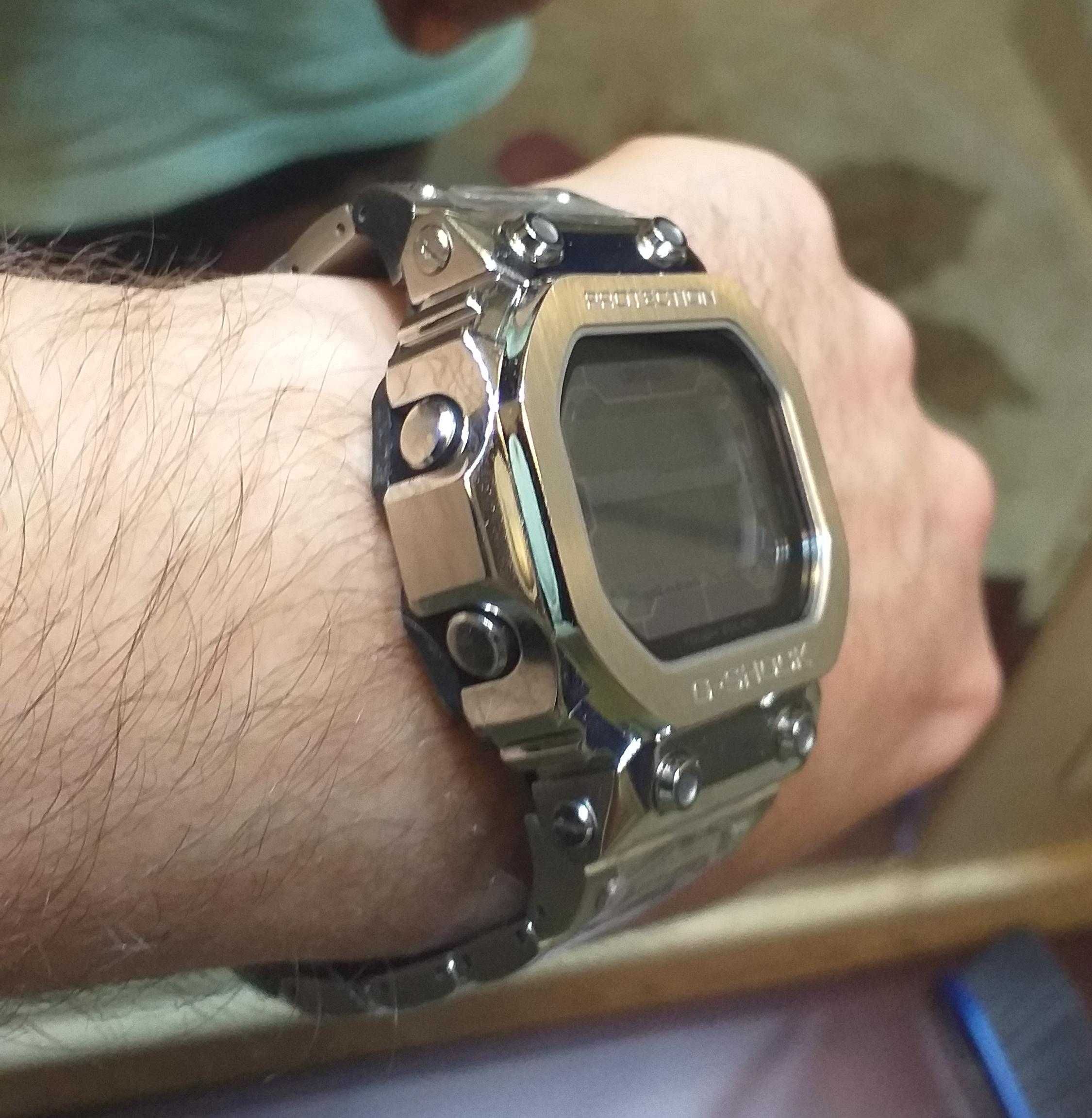 Zegarek Casio G-Shock GX-56BB-1ER King Metal srebrny.