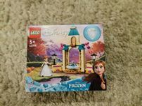 NOWE Klocki LEGO Disney 43198 Dziedziniec zamku Anny Kraina Lodu