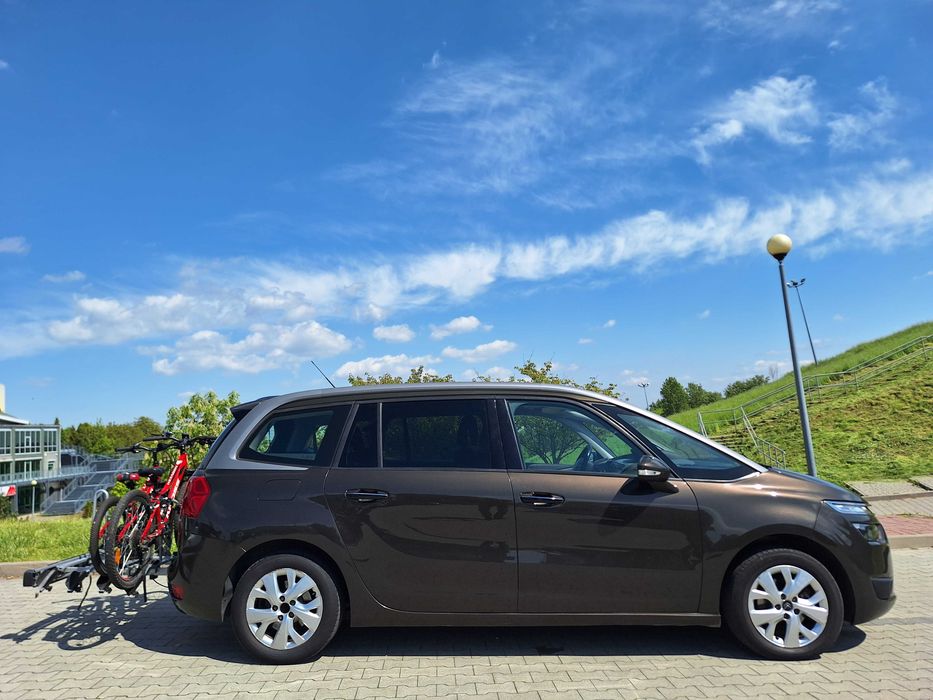 Do wynajęcia samochód 7 osobowy, auto na wynajem, minivan na wynajem