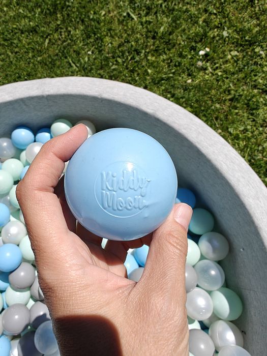 Suchy basen z kulkami Kiddie Moon po nad 400 piłek