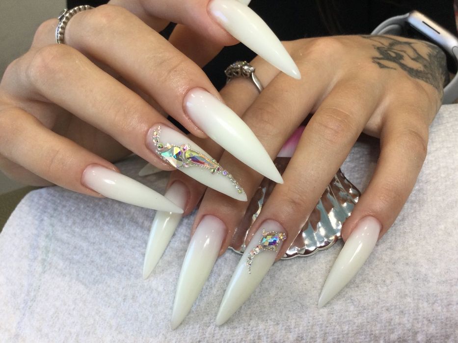 Маникюр на Киргизской.