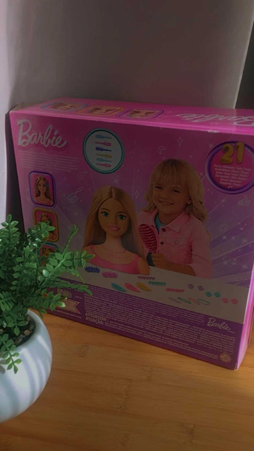 Glowa Barbie  nova