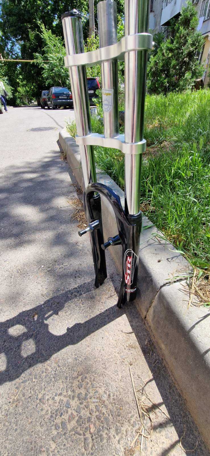 Новая, алюминиевая двухкоронная вилка на велосипед. Колесо - 26