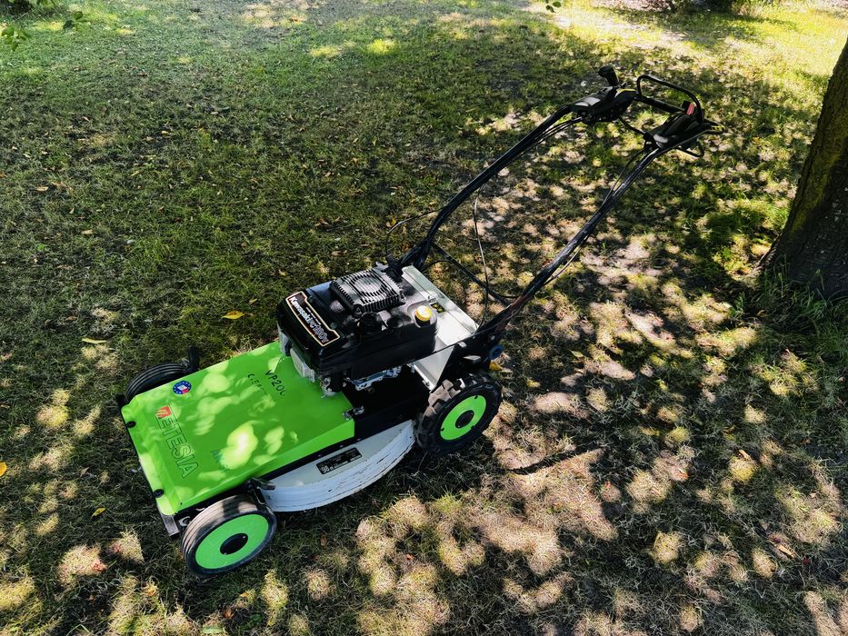 Karczownica kosiarka spalinowa do wysokiej trawy Etesia AK51 6KM/hydro