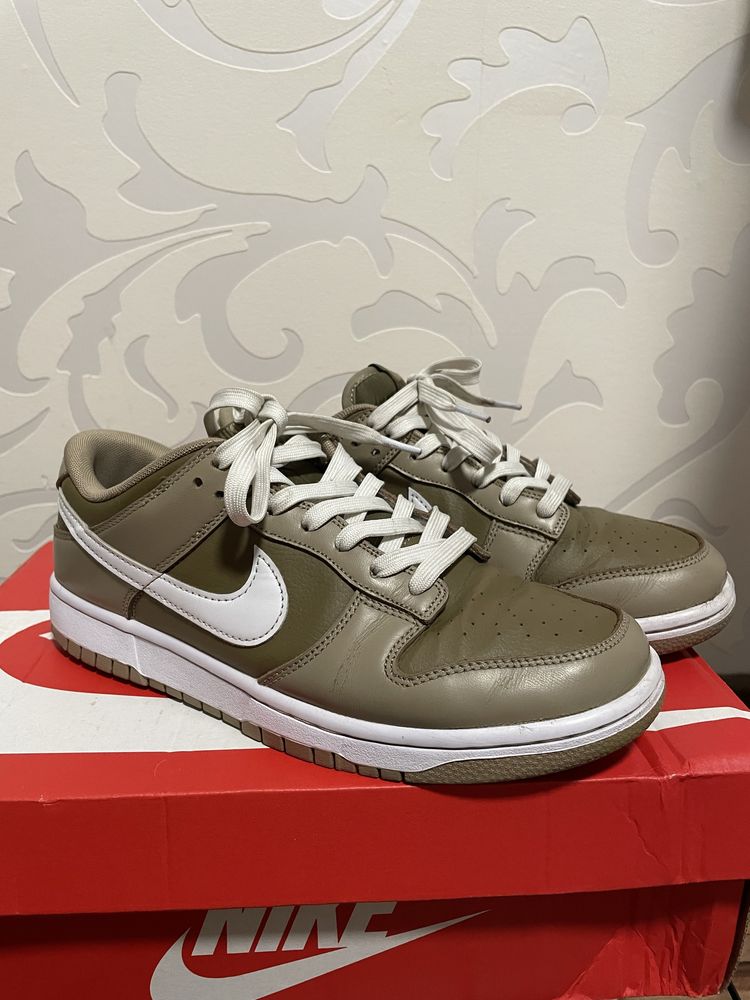 Nike dunk low brown