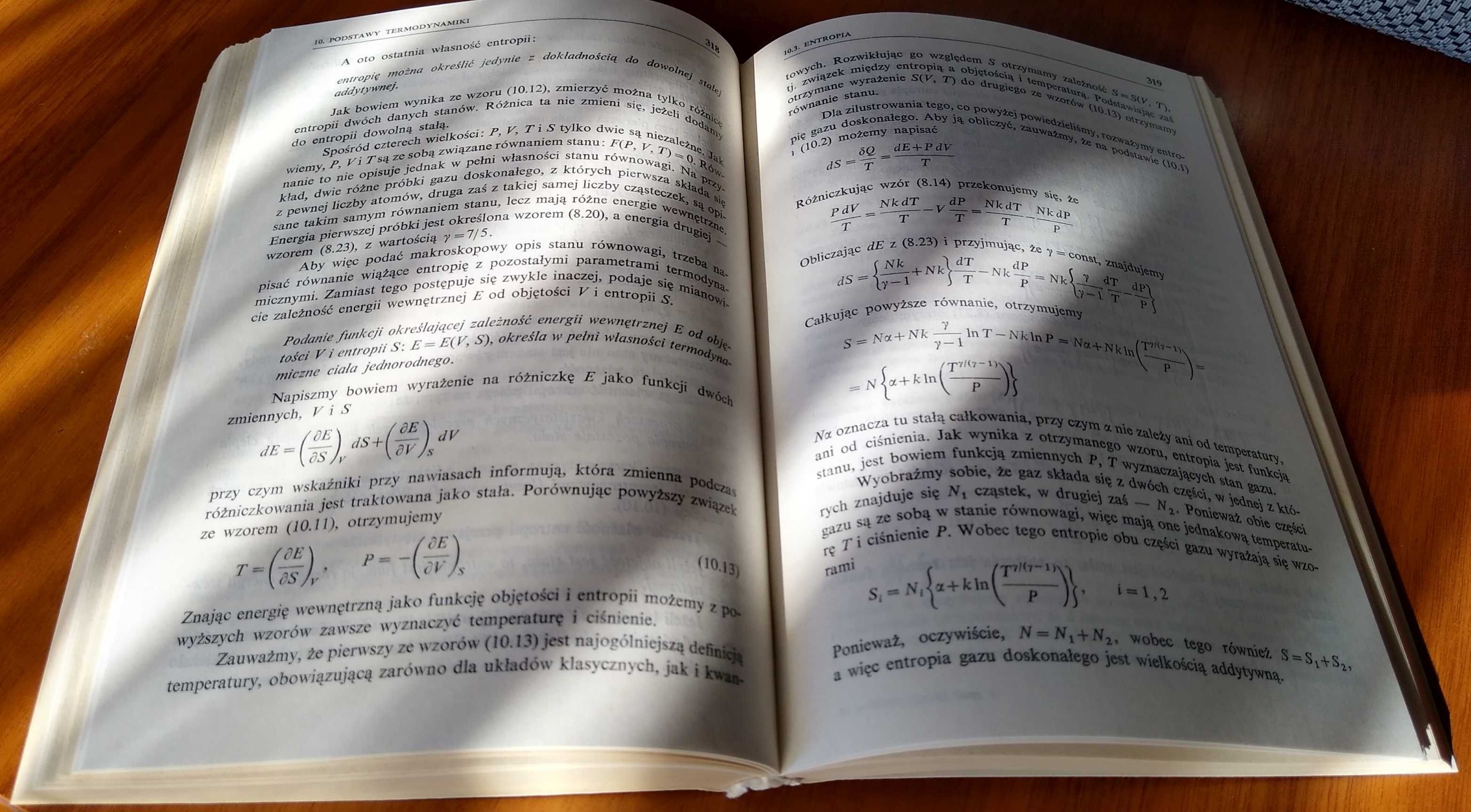 Kurs fizyki 1 Mechanika Teoria kinetyczna A. W. Astachow