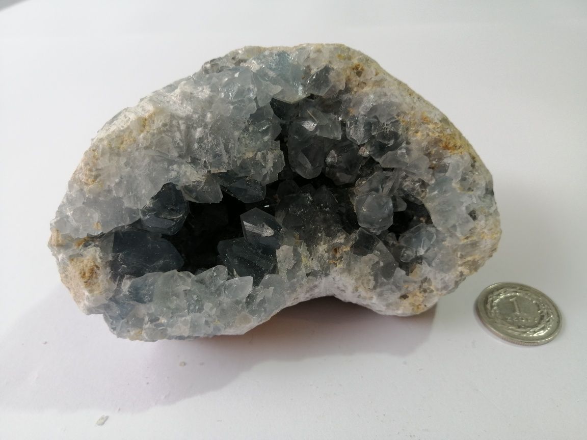 Naturalny kamień Celestyn w formie geody groty piękna krystalizacja 5