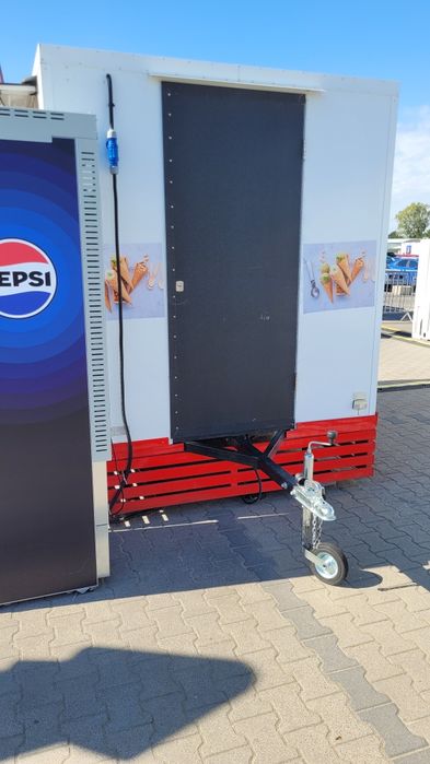 Przyczepa gastronomiczna do sprzedaży lodów