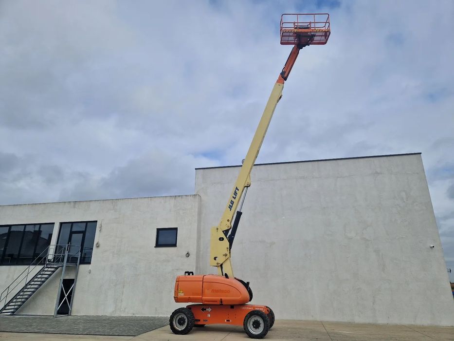 JLG 860SJ jak Genie S85  P584