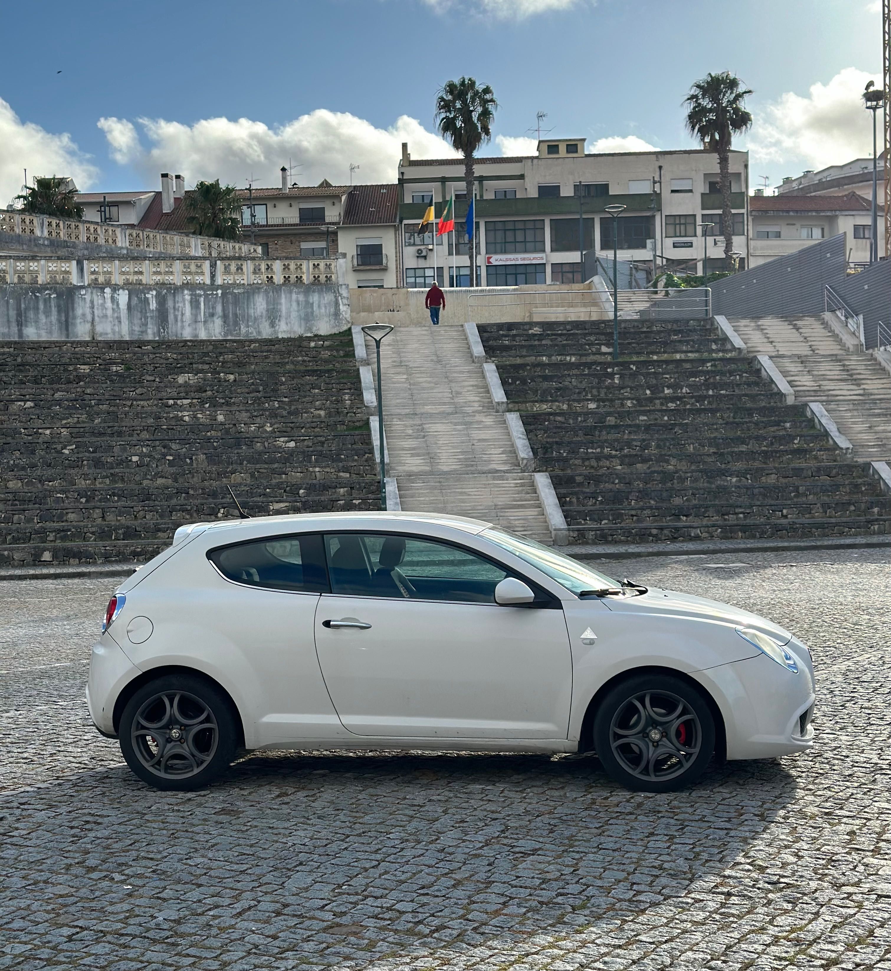 Alfa Romeo Mito branco