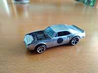 Miniatura Pontiac Firebird 1967.