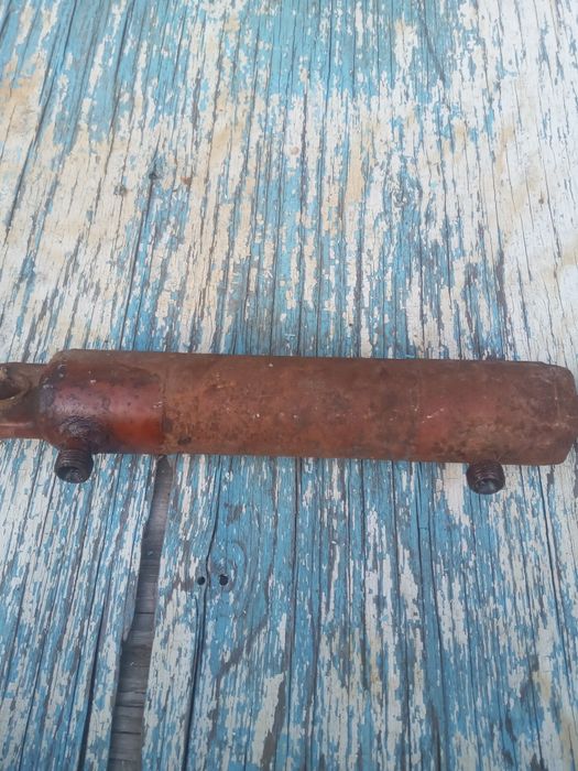 Гідроциліндр до сільгосптехніки