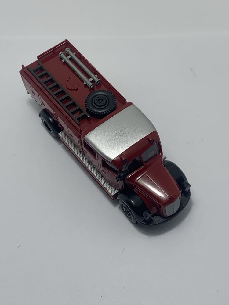 ( V ) _ Mercedes Bombeiros da Brekina escala 1/87