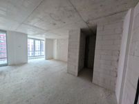 Продаж 2-кім здана біля Озера. Готова до ремонту.
