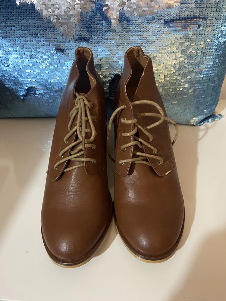 Sandalias e botins