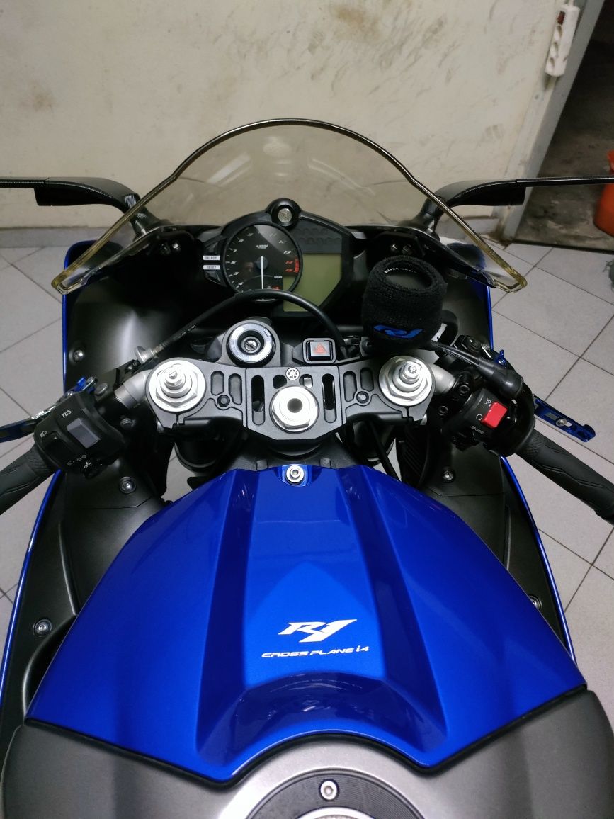 Yamaha R1 YZF RN225(crossplane)