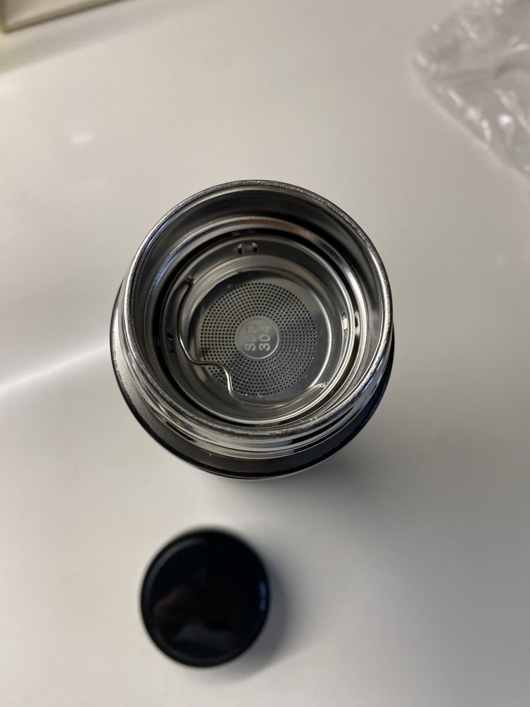 Garrafa térmica preta
