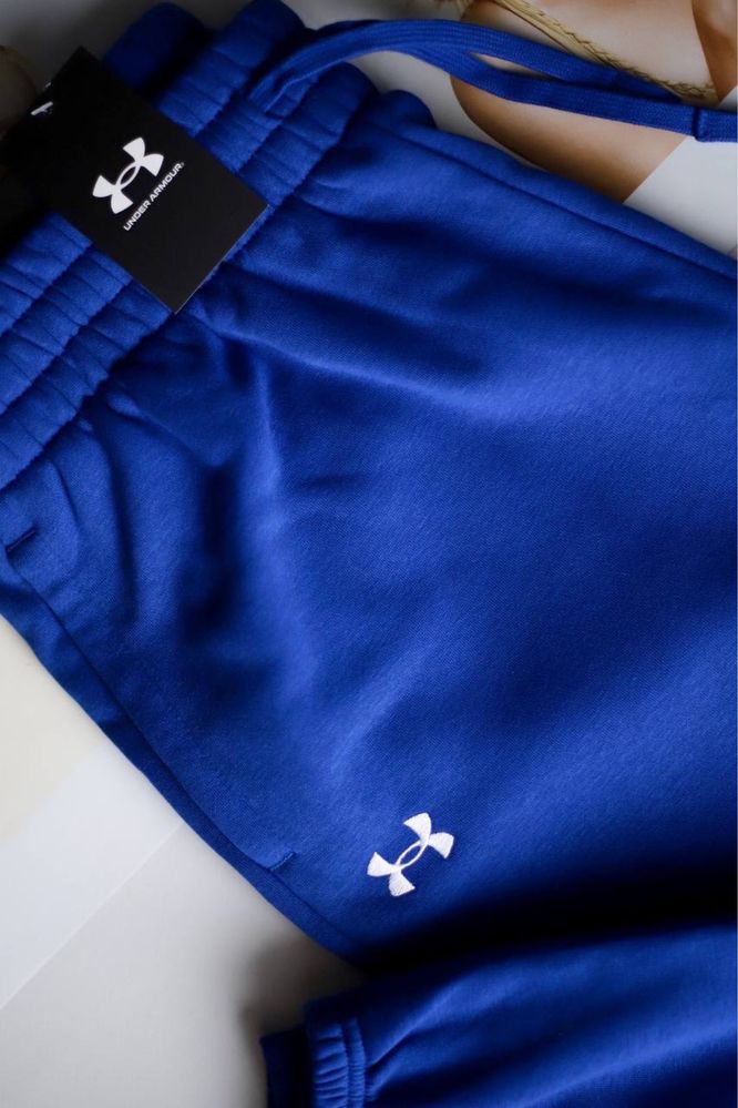 Женские тёплые спортивные штаны Under Armour