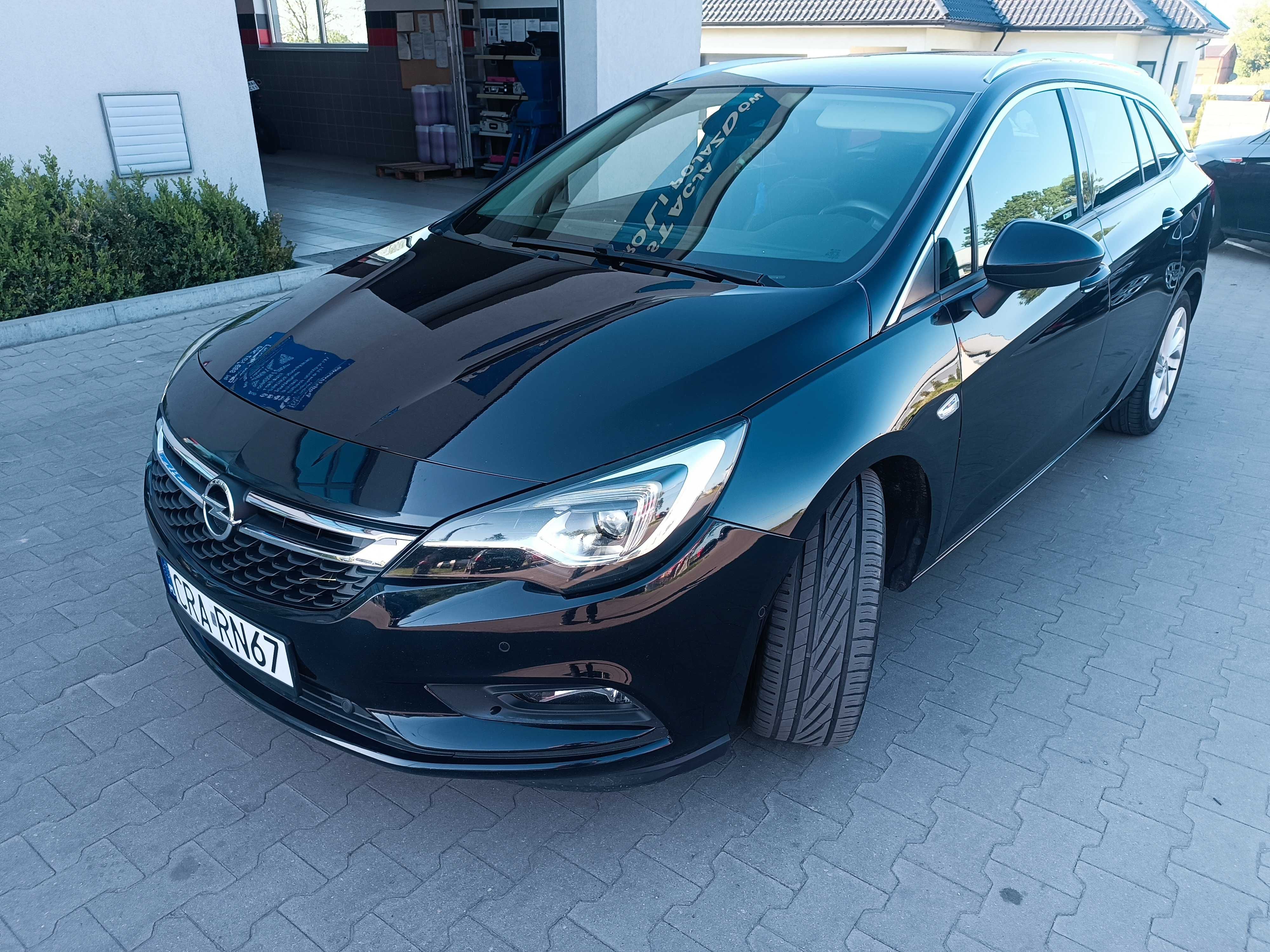 Opel Astra Sports Tourer  bogata wersja