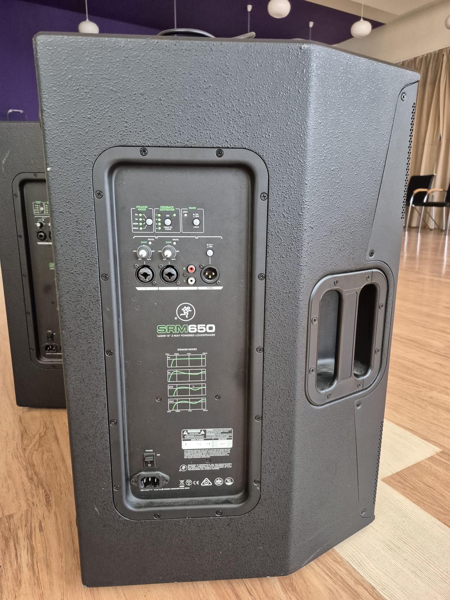 Zestaw kolumn aktywnych Mackie srm650